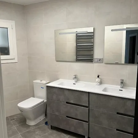 Casa Boutique En Pozuelo Con 7 Habitaciones Y 4 Banos Compartidos Pozuelo de Alarcon Exterior photo